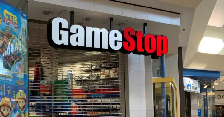 Game Stop storefront